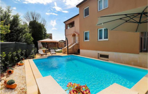 Nice home in Babici with Outdoor swimming pool, WiFi and 6 Bedrooms